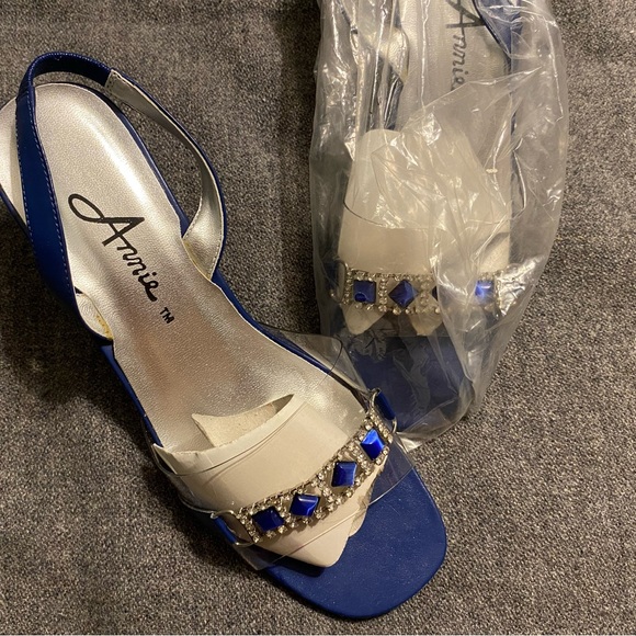 NIBag Annie blue kitten heel 6 1/2M - Picture 2 of 7